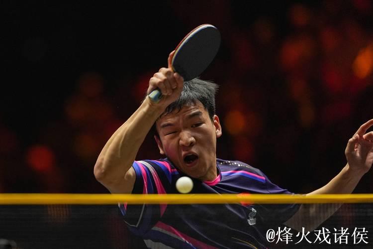 WTT总决赛 向鹏4-2战胜安宰贤晋级男单八强