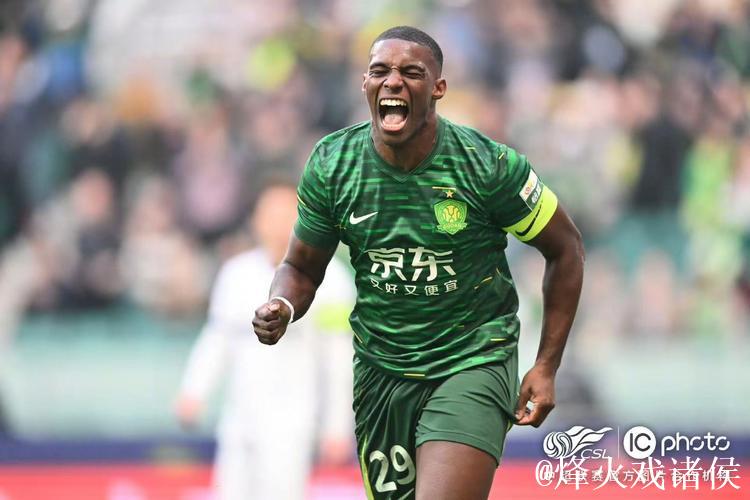 中超金靴、国安外援法比奥:非常荣幸和幸福,这份奖项是集体荣誉 中超金靴、国安外援法比奥:非常荣幸和幸福,这份奖项是集体荣誉