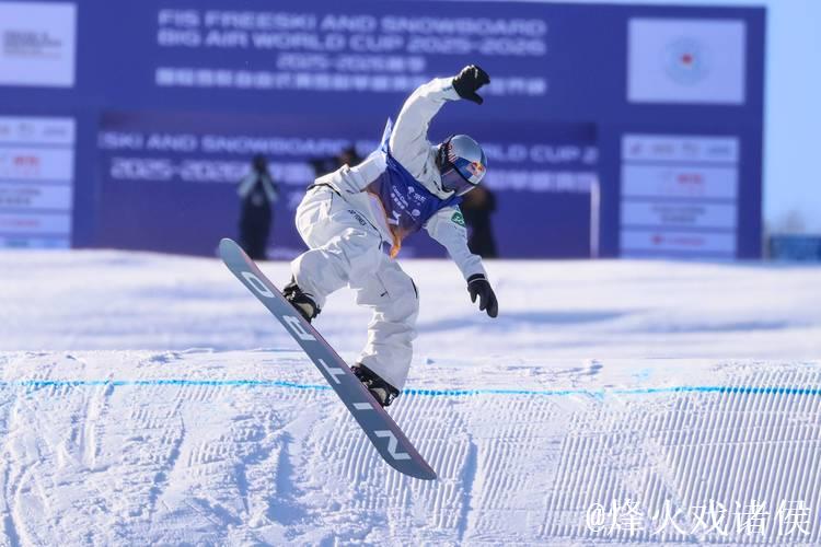 国际雪联U型场地世界杯云顶站 单板滑雪男子预赛