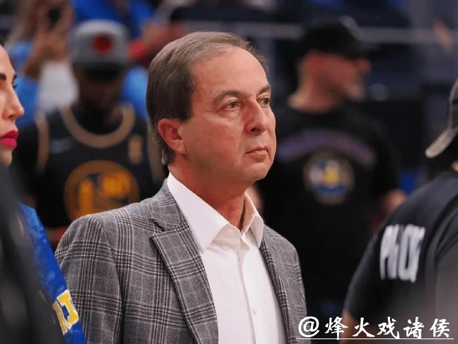 勇士队老板乔·拉科布对库明加的激情回应引发NBA热议 勇士队老板乔·拉科布对库明加的激情回应引发NBA热议
