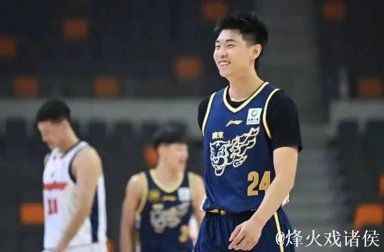 广东2将缺席揭幕战,山西酝酿1换1交易,广厦捡到宝,新疆注册新外援 广东2将缺席揭幕战,山西酝酿1换1交易,广厦捡到宝,新疆注册新外援